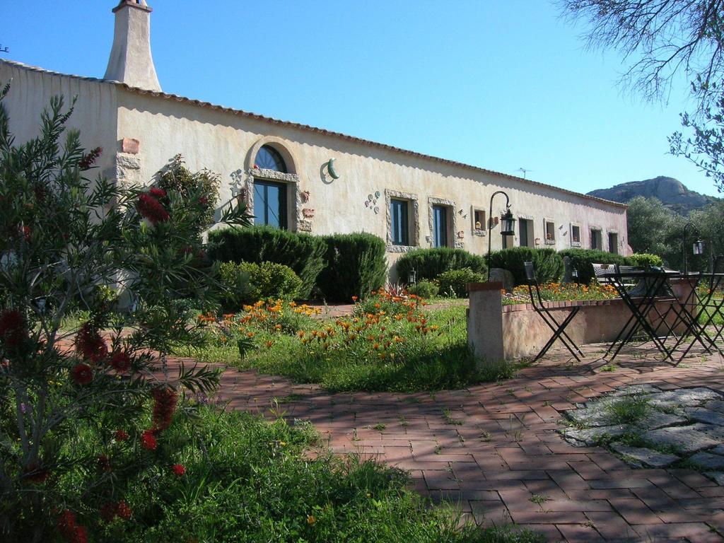La Mesenda Rooms & Apartments Arzachena Buitenkant foto